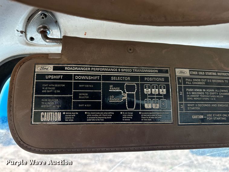 image for item LG9018 1995 Ford Aeromax L9000 fuel / lube truck