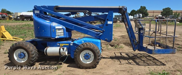 image for item LG9021 UpRight AB46RT boom lift