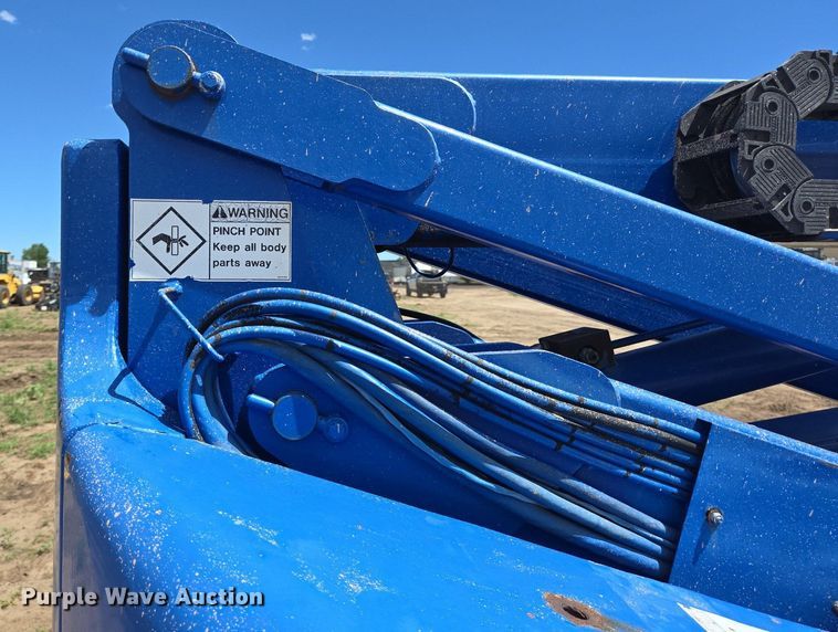 image for item LG9021 UpRight AB46RT boom lift