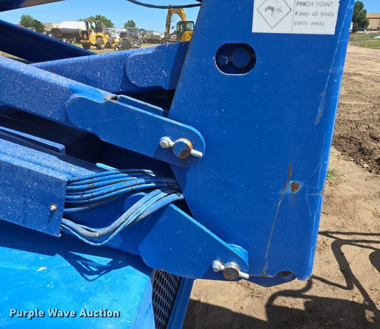 image for item LG9021 UpRight AB46RT boom lift