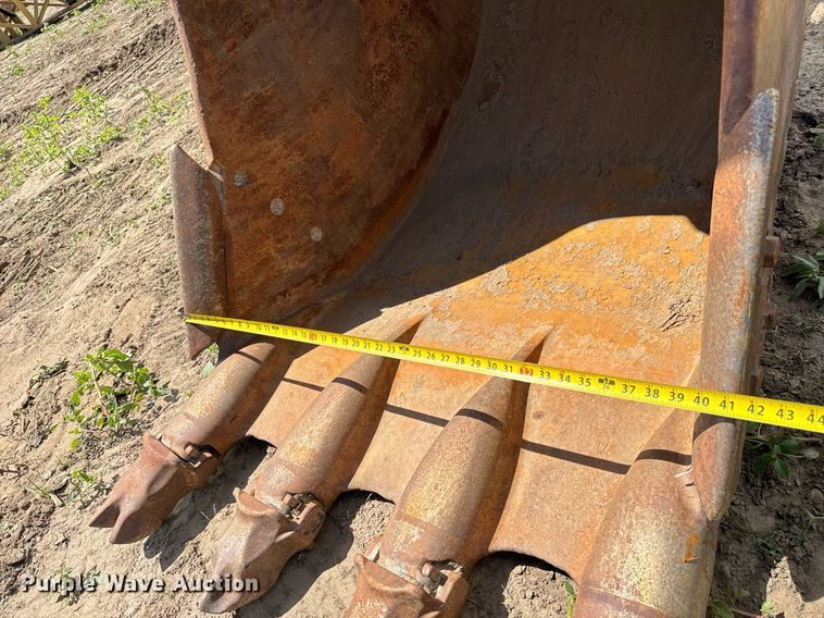 image for item LG9024 1997 Hitachi EX300LC-30 excavator