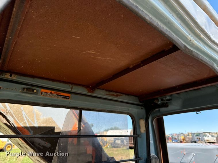 image for item LG9024 1997 Hitachi EX300LC-30 excavator