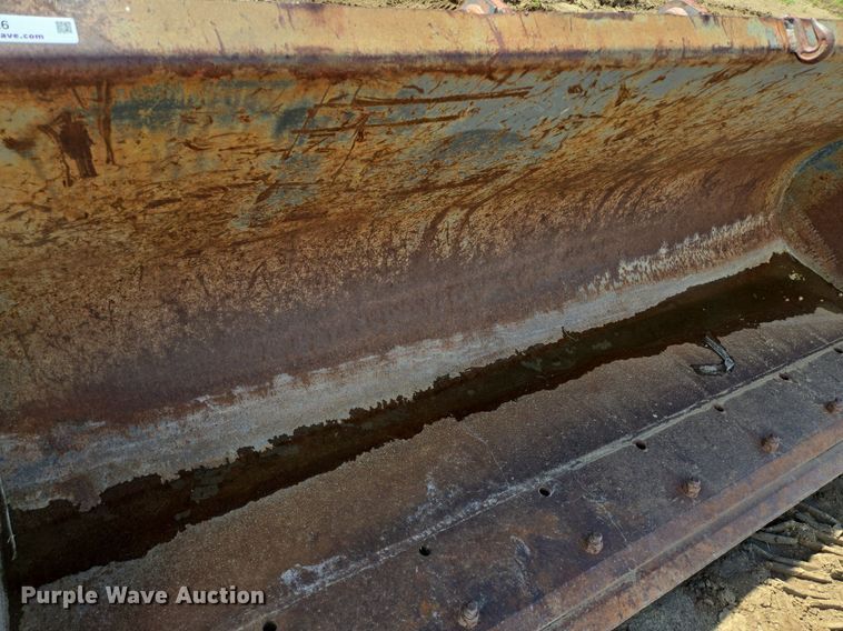 image for item LG9026 1996 Pemberton Hydro AX721.4 wheel loader bucket