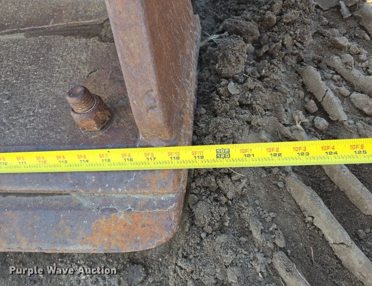 image for item LG9026 1996 Pemberton Hydro AX721.4 wheel loader bucket