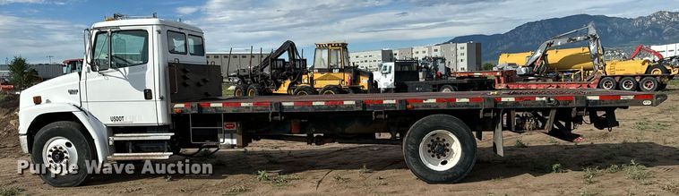 image for item LG9029 2001 Freightliner  FL70 dump flatbed truck