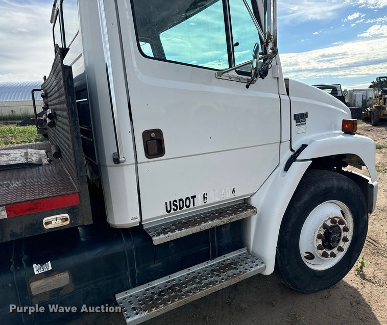 image for item LG9029 2001 Freightliner  FL70 dump flatbed truck