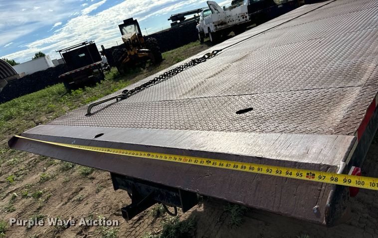 image for item LG9029 2001 Freightliner  FL70 dump flatbed truck