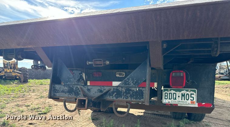 image for item LG9029 2001 Freightliner  FL70 dump flatbed truck