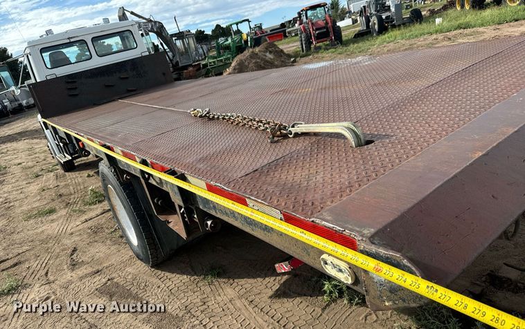 image for item LG9029 2001 Freightliner  FL70 dump flatbed truck