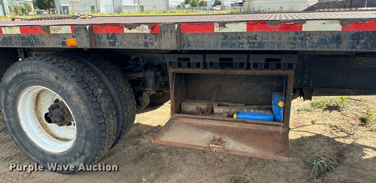 image for item LG9029 2001 Freightliner  FL70 dump flatbed truck