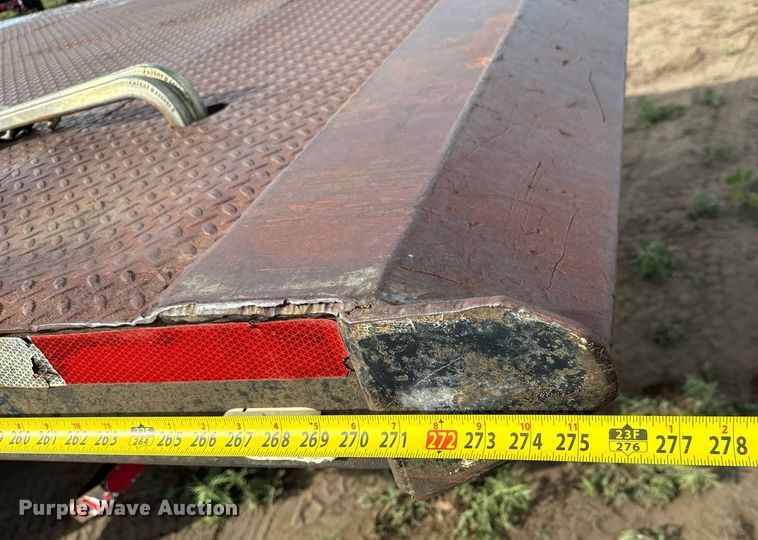 image for item LG9029 2001 Freightliner  FL70 dump flatbed truck