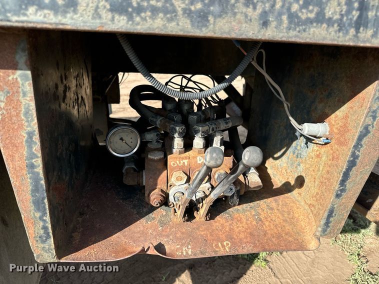 image for item LG9029 2001 Freightliner  FL70 dump flatbed truck