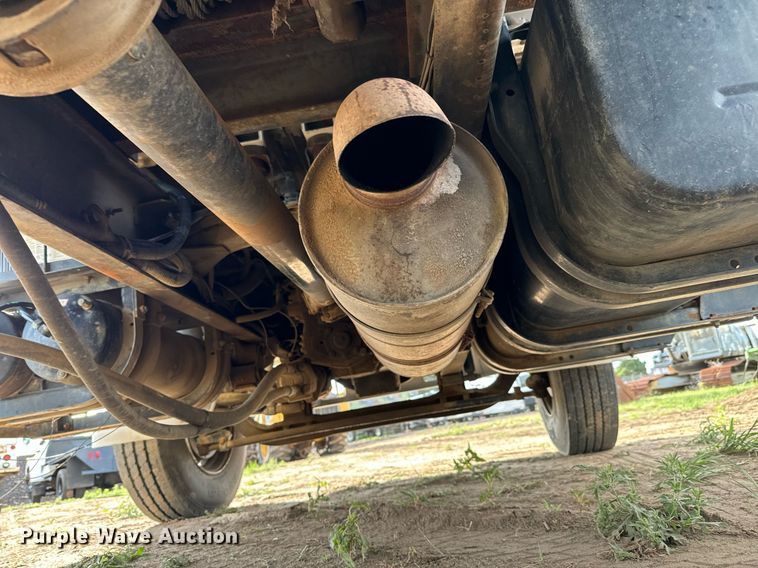 image for item LG9029 2001 Freightliner  FL70 dump flatbed truck