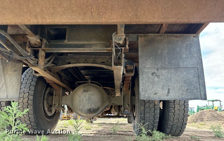 image for item LG9029 2001 Freightliner  FL70 dump flatbed truck