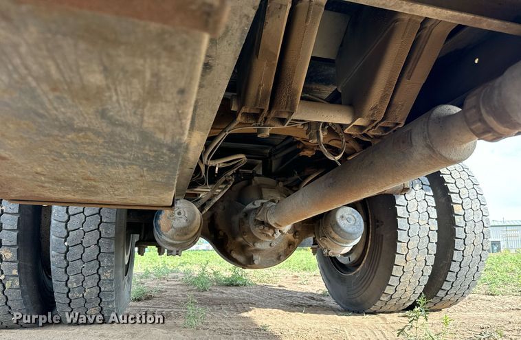 image for item LG9029 2001 Freightliner  FL70 dump flatbed truck