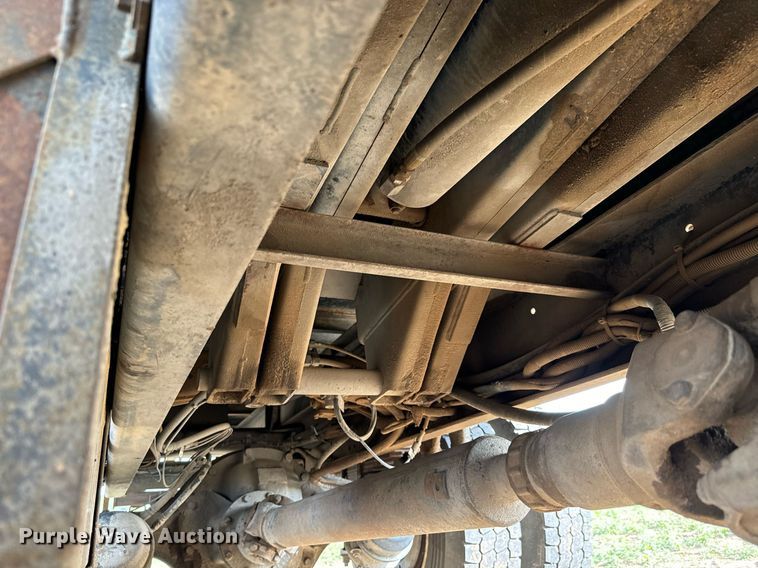 image for item LG9029 2001 Freightliner  FL70 dump flatbed truck