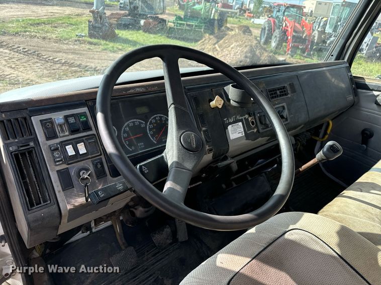 image for item LG9029 2001 Freightliner  FL70 dump flatbed truck