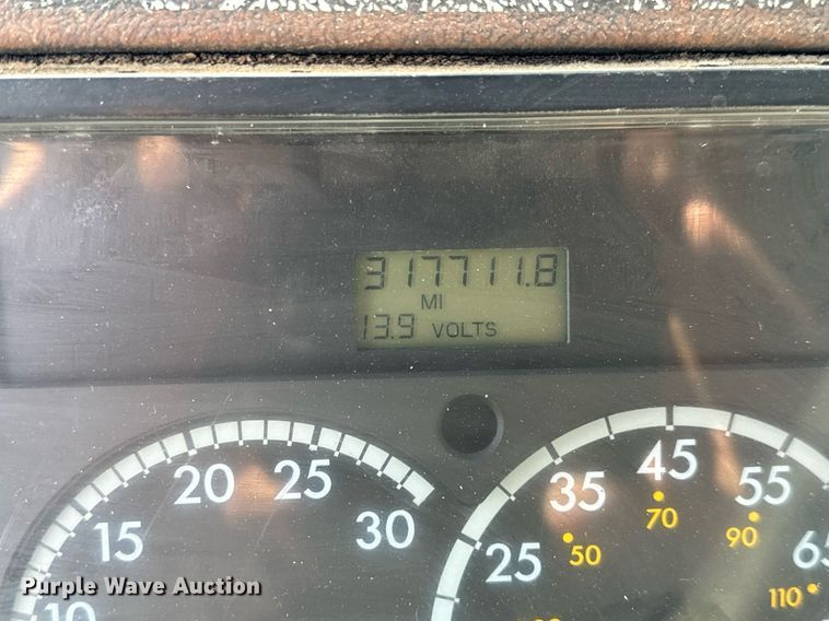 image for item LG9029 2001 Freightliner  FL70 dump flatbed truck