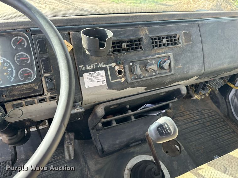 image for item LG9029 2001 Freightliner  FL70 dump flatbed truck