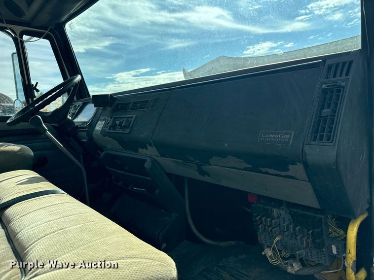 image for item LG9029 2001 Freightliner  FL70 dump flatbed truck