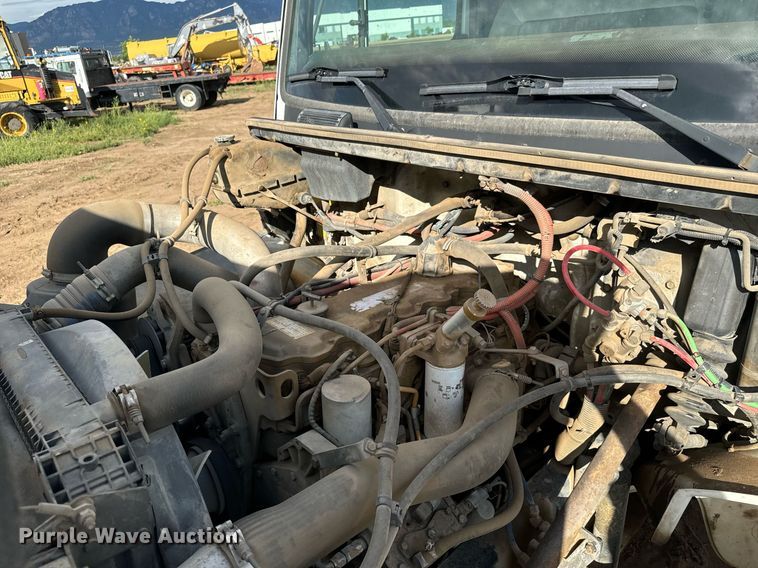 image for item LG9029 2001 Freightliner  FL70 dump flatbed truck