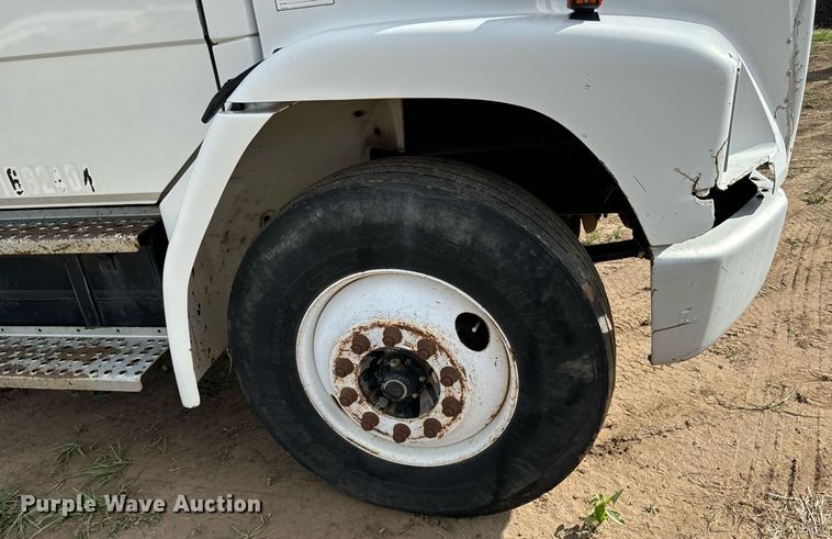 image for item LG9029 2001 Freightliner  FL70 dump flatbed truck