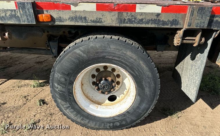 image for item LG9029 2001 Freightliner  FL70 dump flatbed truck