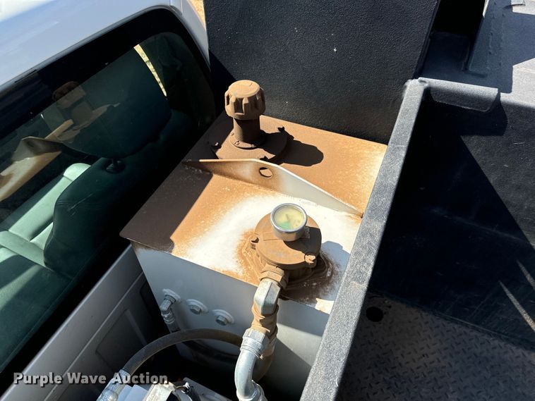 image for item MV9052 2015 Ford F550 Super Duty XL utility / service truck