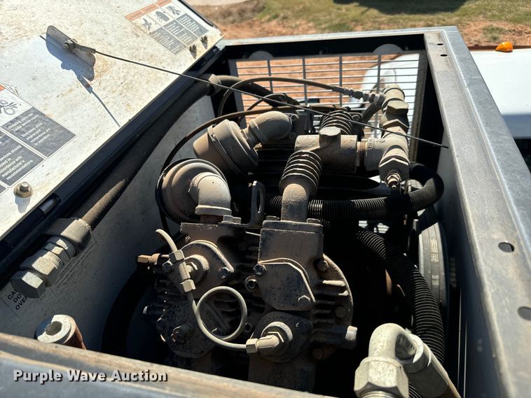 image for item MV9052 2015 Ford F550 Super Duty XL utility / service truck