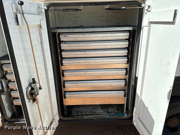 image for item MV9052 2015 Ford F550 Super Duty XL utility / service truck