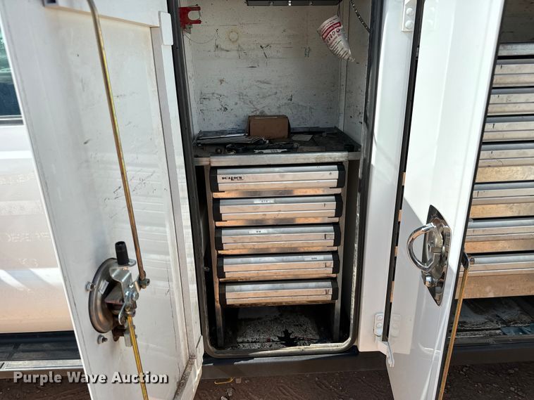 image for item MV9052 2015 Ford F550 Super Duty XL utility / service truck