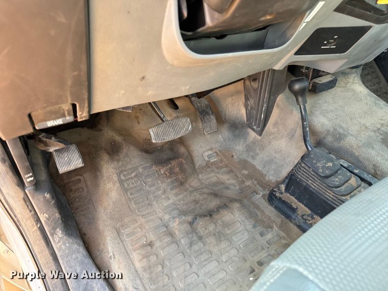 image for item MV9052 2015 Ford F550 Super Duty XL utility / service truck