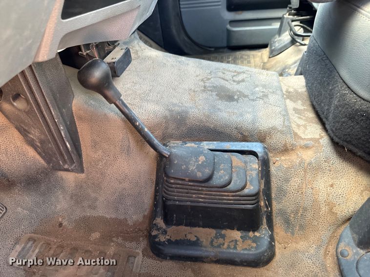 image for item MV9052 2015 Ford F550 Super Duty XL utility / service truck