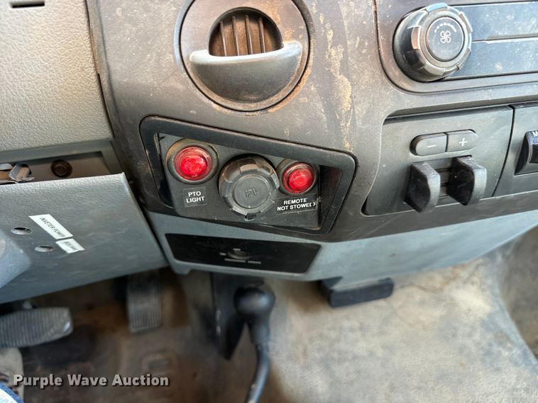 image for item MV9052 2015 Ford F550 Super Duty XL utility / service truck