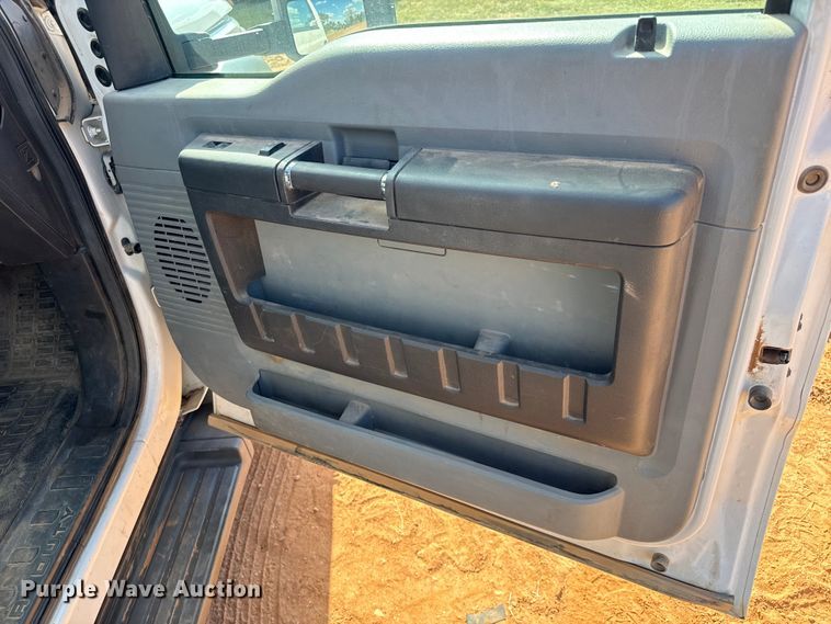 image for item MV9052 2015 Ford F550 Super Duty XL utility / service truck