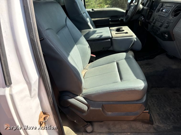 image for item MV9052 2015 Ford F550 Super Duty XL utility / service truck