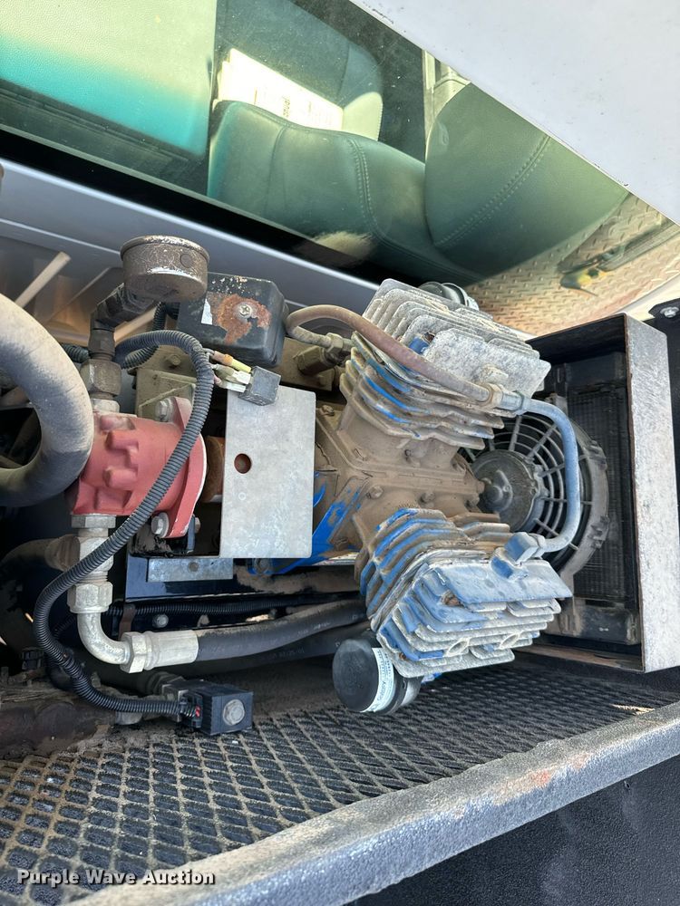 image for item MV9076 2012 Ford F550 Super Duty XL utility / service truck