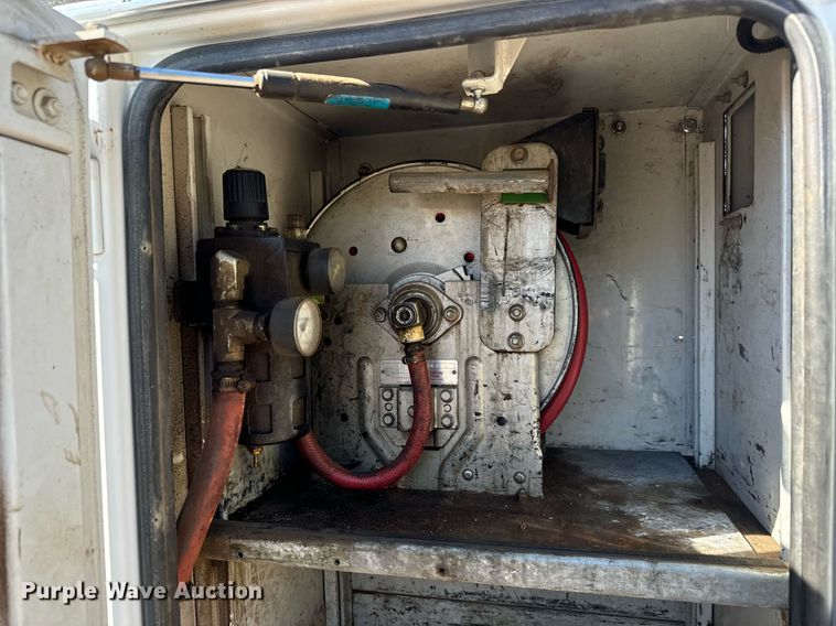 image for item MV9076 2012 Ford F550 Super Duty XL utility / service truck