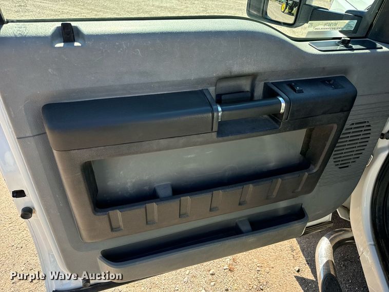 image for item MV9076 2012 Ford F550 Super Duty XL utility / service truck