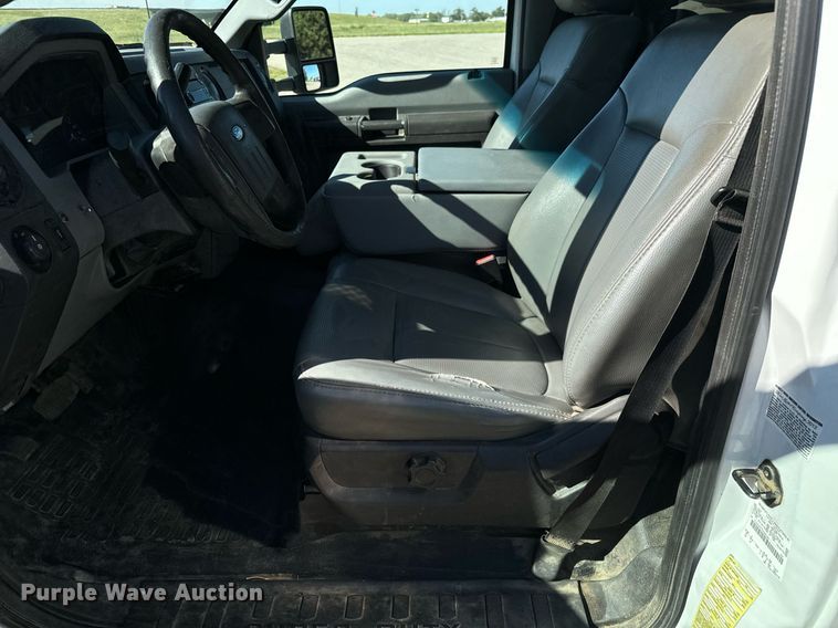 image for item MV9076 2012 Ford F550 Super Duty XL utility / service truck