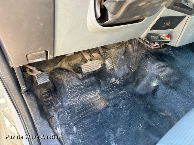 image for item MV9076 2012 Ford F550 Super Duty XL utility / service truck