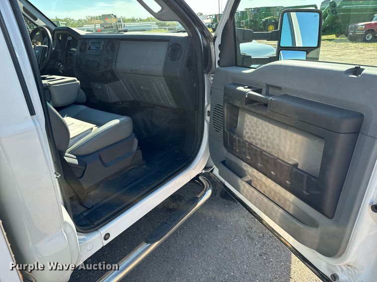 image for item MV9076 2012 Ford F550 Super Duty XL utility / service truck