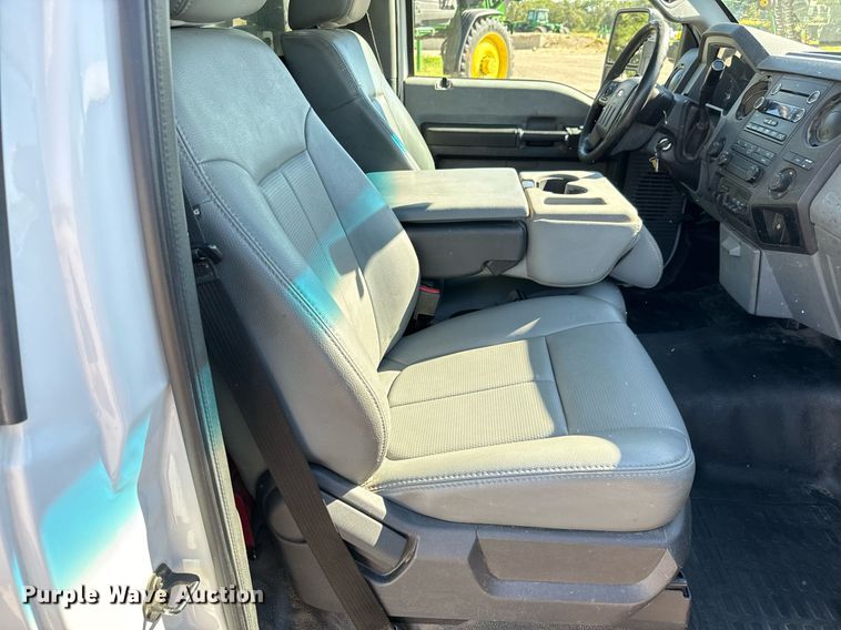 image for item MV9076 2012 Ford F550 Super Duty XL utility / service truck