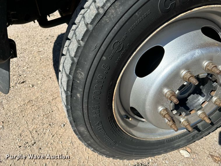 image for item MV9076 2012 Ford F550 Super Duty XL utility / service truck