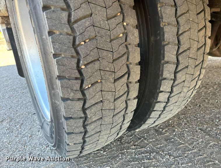 image for item MV9076 2012 Ford F550 Super Duty XL utility / service truck