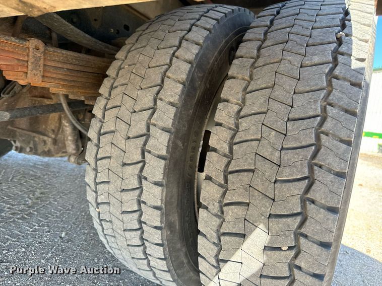 image for item MV9076 2012 Ford F550 Super Duty XL utility / service truck