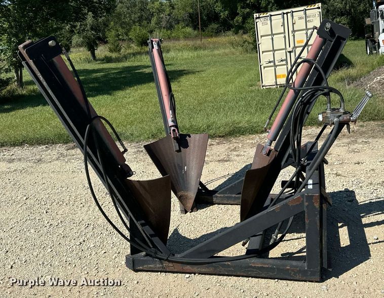 image for item MV9086 Shop built  skid steer tree spade