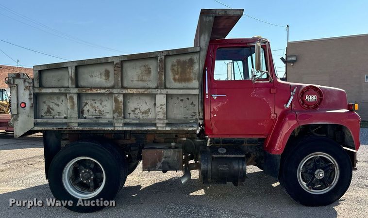 image for item MV9126 1984 Ford 9000 dump truck