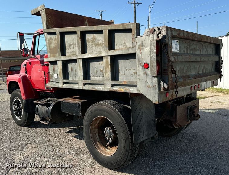 image for item MV9126 1984 Ford 9000 dump truck