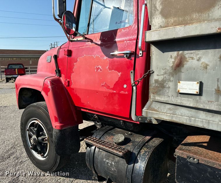 image for item MV9126 1984 Ford 9000 dump truck